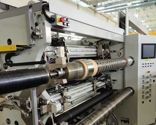 Máquina de reviravoltar de fenda branca com velocidade de trabalho máxima de 80 mm por minuto