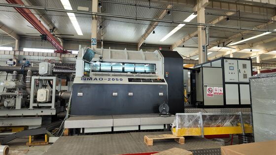 Equipamento de revestimento por enrolamento de óxido de alumínio que fornece um processo de revestimento a vácuo para a produção de filmes condutores e de blindagem