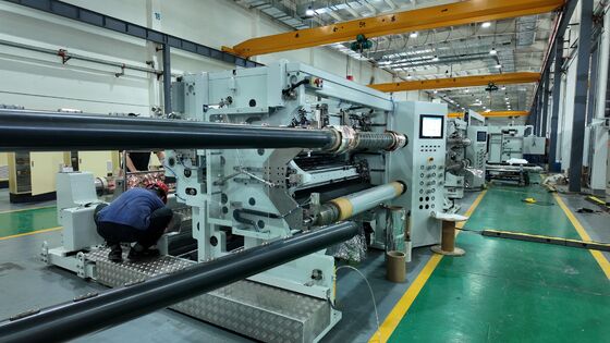Máquina de reviravolta de cortador para materiais compostos PET e OPP com servo-acionamento CNC e tecnologia de corte de faca circular